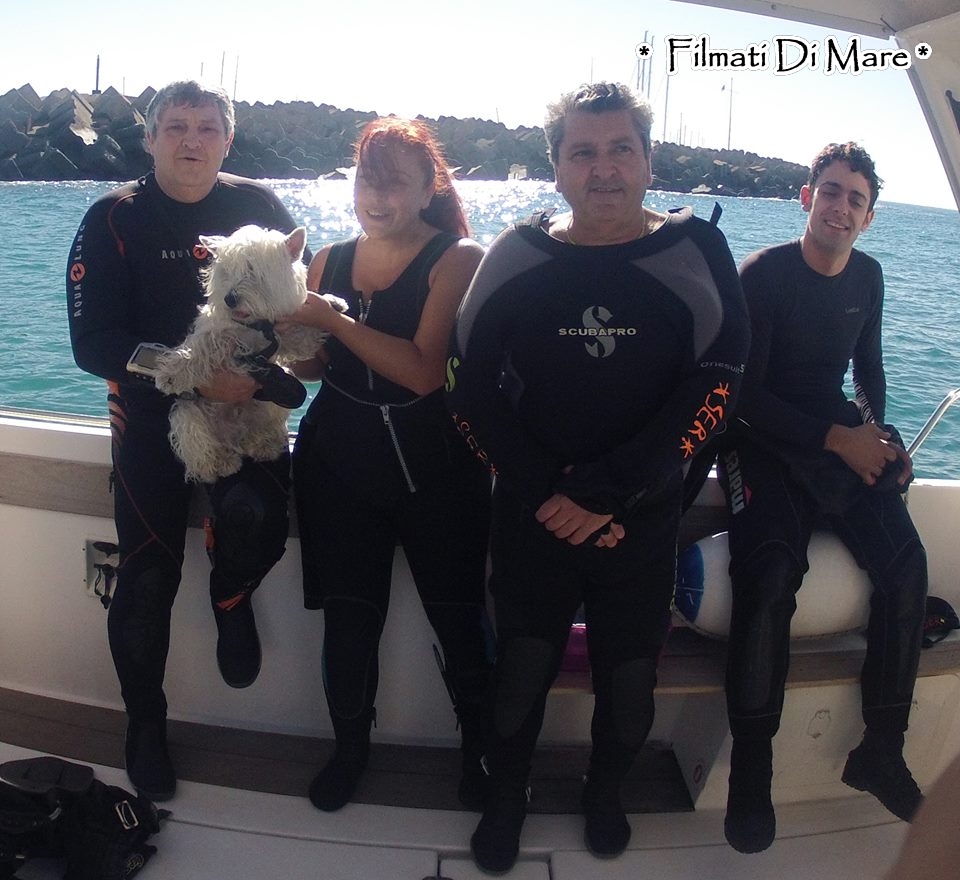 Professionista della subacquea  ,carriera nella subacquea - Gruppo *Filmati Di Mare* Claudio,Debora,Sergio,Emiliano